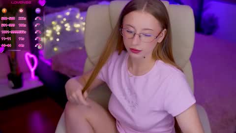 Snapshot of silverrmoon chatting on November 23, 2025, 10:26 am Kristina Kris online show from November 23, 2025, 10:26 am