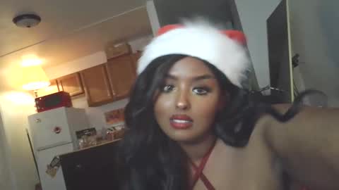 Simin Fox online show from December 3, 2025, 3:03 am