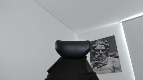 Snapshot of simon_leon01 chatting on April 25, 2026, 1:36 pm simon_leon01 online show from April 25, 2026, 1:36 pm