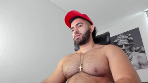 Snapshot of simon_leon01 chatting on May 28, 2026, 10:07 pm simon_leon01 online show from May 28, 2026, 10:07 pm