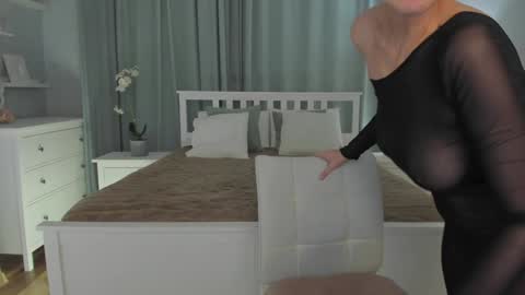 Simona  online show from December 26, 2024, 4:14 pm