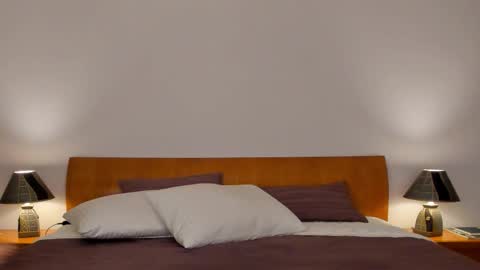 Simona  online show from November 14, 2025, 12:15 pm