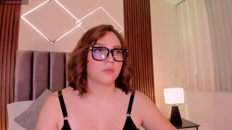 simonastar_ online show from February 10, 2026, 11:58 am