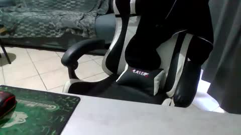 simoninside25 online show from October 11, 2025, 2:04 pm