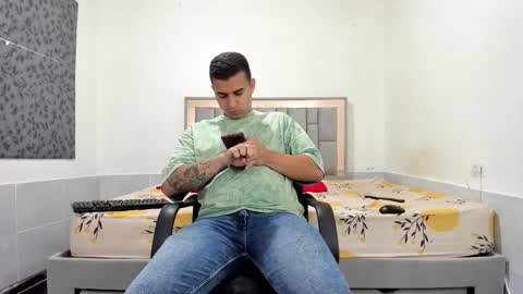 Snapshot of simonkeler chatting on November 29, 2025, 4:26 am SIMON KELER online show from November 29, 2025, 4:26 am