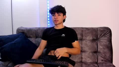  Simon  online show from December 19, 2024, 9:17 pm