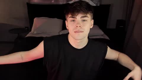 Snapshot of simonwnl chatting on December 4, 2024, 12:14 pm Simon online show from December 4, 2024, 12:14 pm