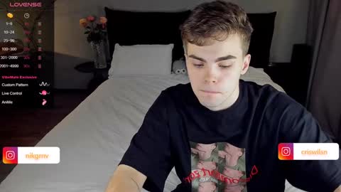 Snapshot of simonwnl chatting on January 11, 2025, 7:05 pm Simon online show from January 11, 2025, 7:05 pm