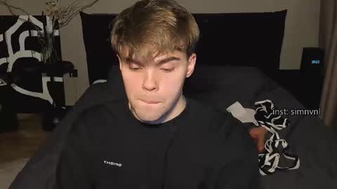 Snapshot of simonwnl chatting on December 13, 2025, 7:53 pm Simon online show from December 13, 2025, 7:53 pm