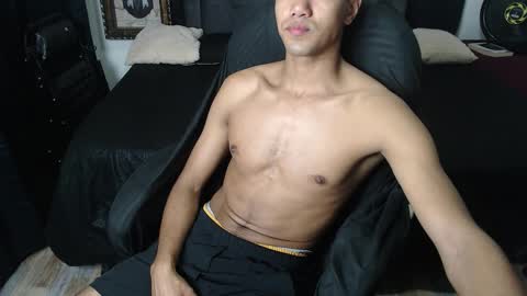 Snapshot of simple_guyy chatting on November 17, 2025, 5:35 am Andrey online show from November 17, 2025, 5:35 am