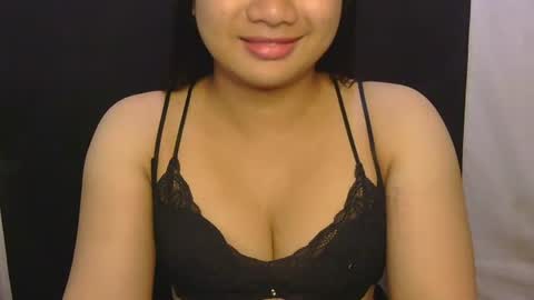 Snapshot of simply_francine chatting on October 12, 2025, 11:04 pm simply francine online show from October 12, 2025, 11:04 pm