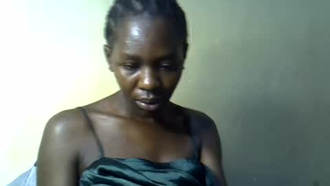 simplyloy33 online show from June 26, 2026, 7:13 am