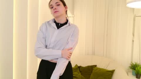 Snapshot of sindell_cryell chatting on May 15, 2026, 9:44 pm sindell_cryell online show from May 15, 2026, 9:44 pm