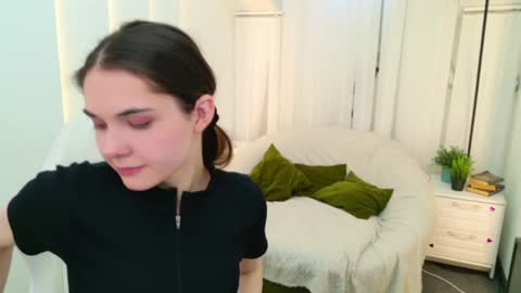 Snapshot of sindell_cryell chatting on May 18, 2026, 4:07 am sindell_cryell online show from May 18, 2026, 4:07 am