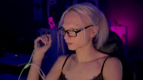 Snapshot of sindly chatting on July 12, 2026, 8:55 pm sindly online show from July 12, 2026, 8:55 pm