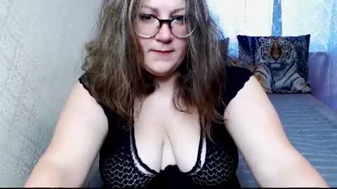 Angela online show from July 9, 2026, 7:23 am
