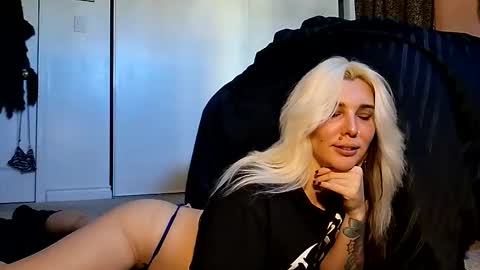 Aussie Sindy Rocker online show from November 29, 2025, 9:18 pm