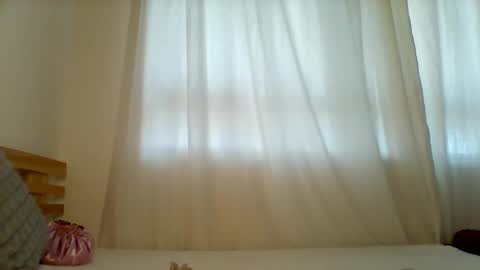 Snapshot of sinfulaura chatting on June 1, 2026, 9:11 am Ebony Vixen online show from June 1, 2026, 9:11 am