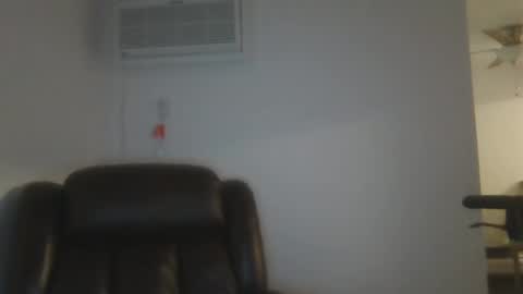 Snapshot of singledude_69 chatting on December 24, 2024, 11:38 am SingleDude 69 online show from December 24, 2024, 11:38 am