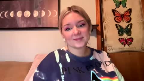 Snapshot of singlesexymom chatting on January 1, 2025, 10:35 pm singlesexymom online show from January 1, 2025, 10:35 pm
