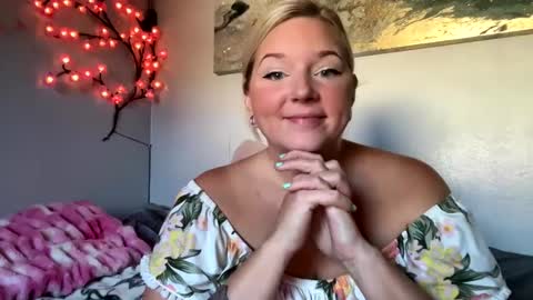 Snapshot of singlesexymom chatting on September 25, 2025, 3:49 pm singlesexymom online show from September 25, 2025, 3:49 pm