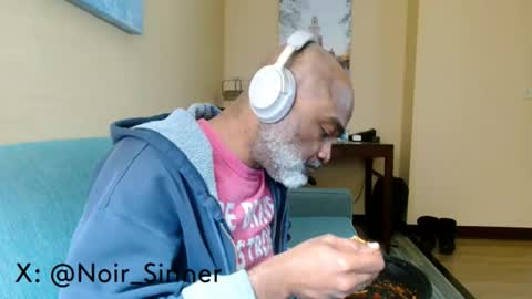 Snapshot of sinnernoir chatting on March 6, 2026, 4:36 pm My Name Is..............................John online show from March 6, 2026, 4:36 pm