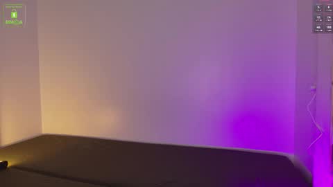 Snapshot of sinntouch chatting on December 5, 2025, 3:41 pm MARK online show from December 5, 2025, 3:41 pm