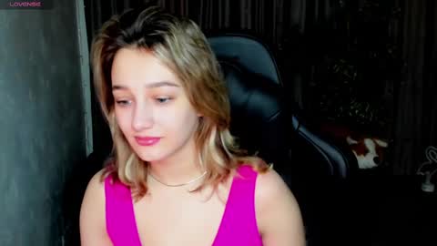 Sinty Noria online show from March 5, 2025, 1:31 am