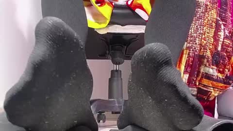 only foot                         worshipers here online show from February 9, 2025, 8:45 pm