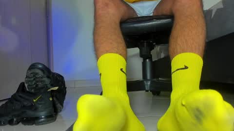 Snapshot of sir_kev66 chatting on April 1, 2026, 6:58 am only foot worshipers here online show from April 1, 2026, 6:58 am