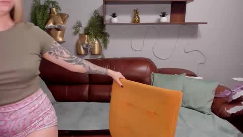 SirenaBloom online show from October 25, 2025, 10:45 am