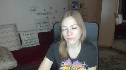 sirenasilk online show from November 19, 2025, 3:28 am