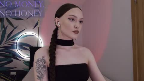 Snapshot of sirenaswhisper chatting on March 9, 2026, 7:51 pm Goddess Sirena online show from March 9, 2026, 7:51 pm