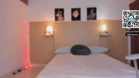 Sirenita online show from September 12, 2025, 11:10 am