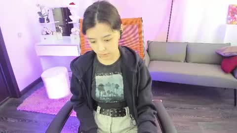 Snapshot of sirenmystique chatting on June 23, 2026, 10:02 am Si online show from June 23, 2026, 10:02 am