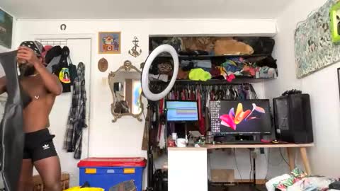 Snapshot of siriss_boyrag chatting on May 1, 2026, 4:44 pm siriss_boyrag online show from May 1, 2026, 4:44 pm