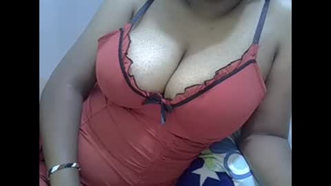 Snapshot of sisibrown97 chatting on January 19, 2025, 9:33 am brown online show from January 19, 2025, 9:33 am