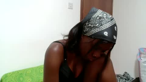 Snapshot of sismile chatting on January 17, 2026, 12:10 pm shannie online show from January 17, 2026, 12:10 pm