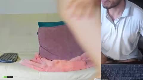 sixelaando online show from October 15, 2025, 2:22 am