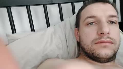 sixinchsolo online show from October 19, 2025, 3:34 pm