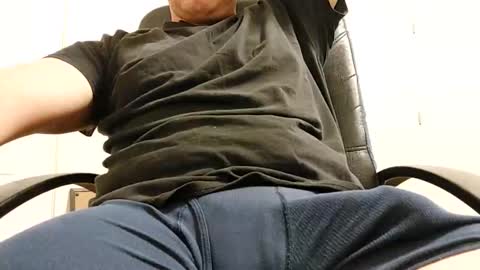 sixinchsolo online show from October 23, 2025, 3:39 am