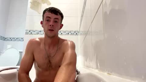 sixpackmac1 online show from September 18, 2025, 1:57 pm