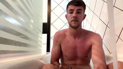 sixpackmac1 online show from November 20, 2025, 9:09 am