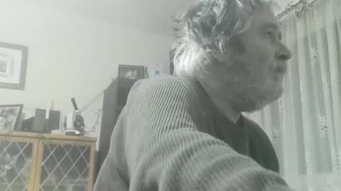 Snapshot of sizemick_u235 chatting on December 13, 2025, 8:04 pm Mickey B online show from December 13, 2025, 8:04 pm