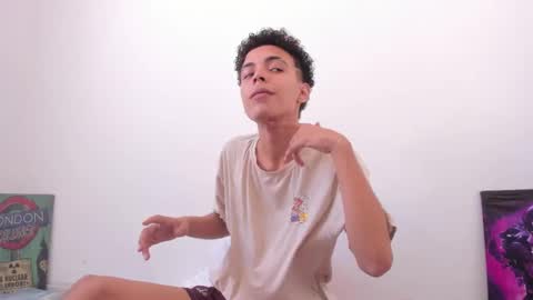 skady_coronado online show from December 18, 2024, 3:55 pm