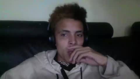 skady_coronado online show from February 10, 2025, 2:52 am