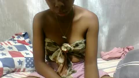 Snapshot of skamboty chatting on December 18, 2025, 10:16 pm skamboty online show from December 18, 2025, 10:16 pm