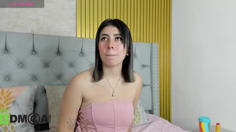 Skarlet online show from September 22, 2025, 3:14 pm