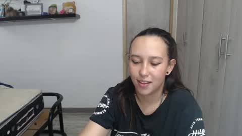 Snapshot of skarlet_adams chatting on December 30, 2024, 12:00 am Alice online show from December 30, 2024, 12:00 am