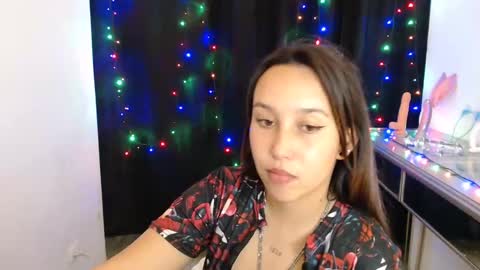 Snapshot of skarlet_adams chatting on January 15, 2025, 3:00 am Alice online show from January 15, 2025, 3:00 am